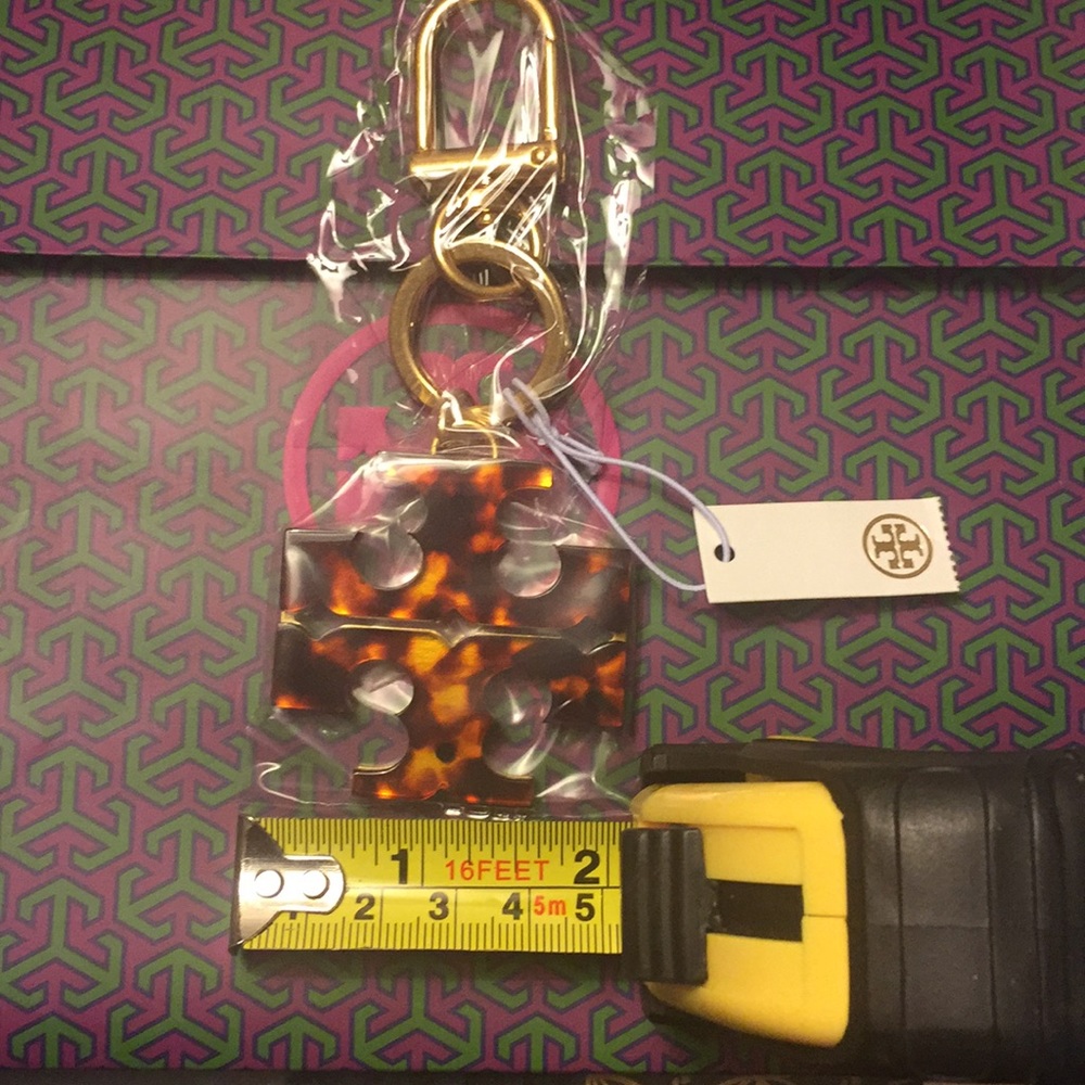 TORY BURCH - STACKED T TORTOISE KEYCHAIN/FOB (NWT)